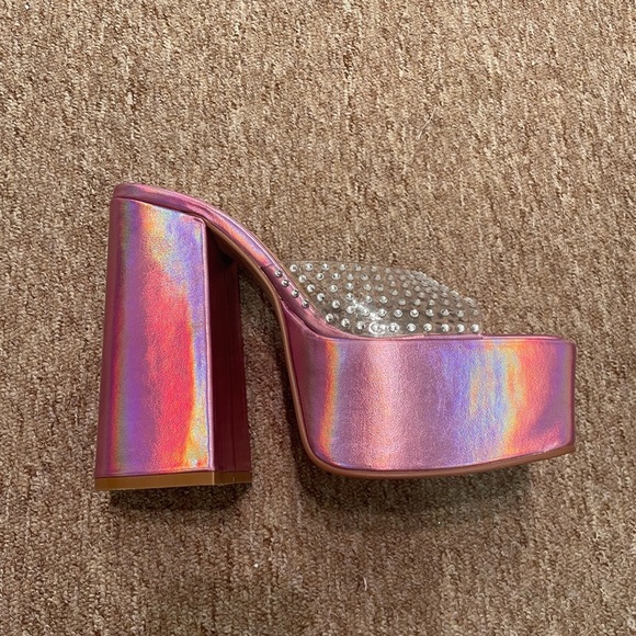 Steve Madden Ruby Iridescent Platform Heel - 9 - Picture 1 of 12